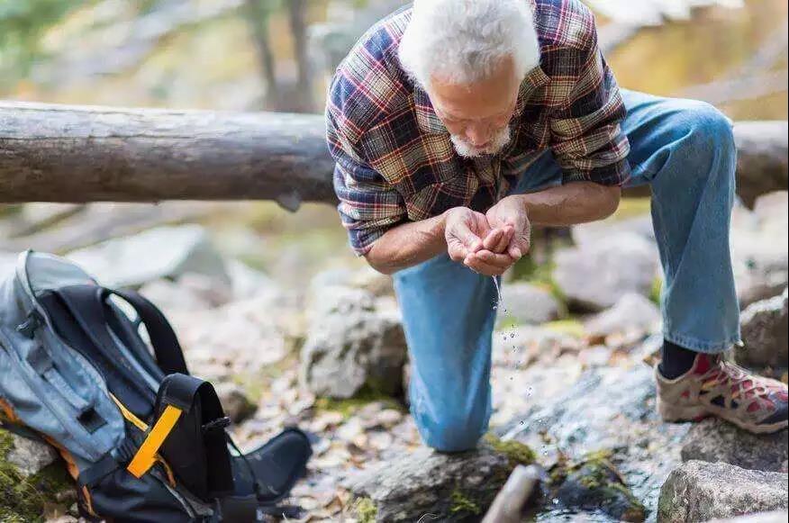 An bhfuil sé Deacair Uisce a Aimsiú le haghaidh Taiscéalaíochta Wilderness?