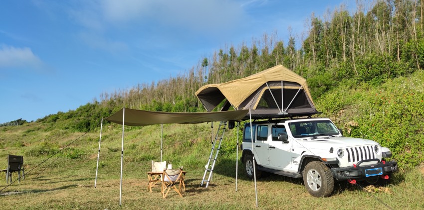 An bhfuil puball díon an chairr praiticiúil?