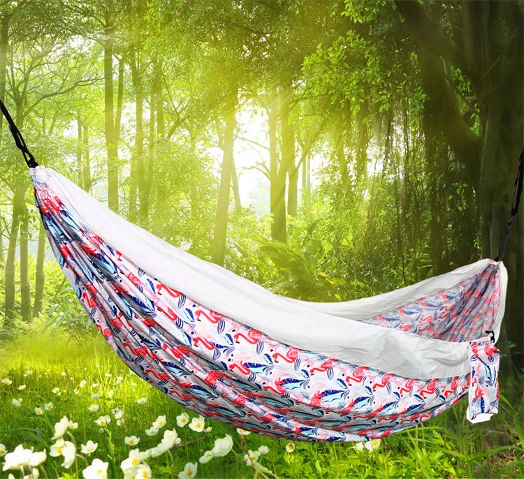 Campáil hammock iniompartha